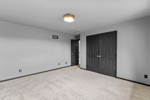 51-web-or-mls-9490 Wedgewood Dr-33.jpg