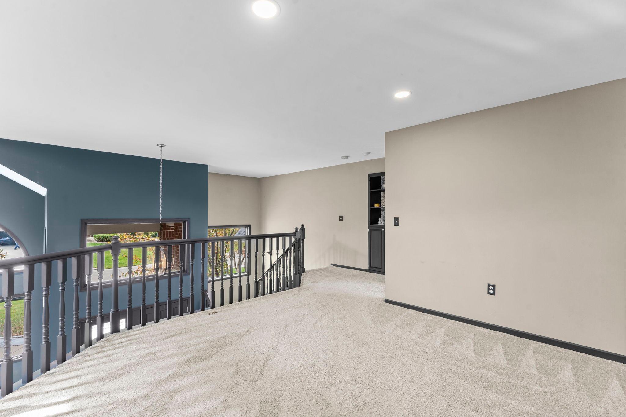 42-web-or-mls-9490 Wedgewood Dr-18.jpg