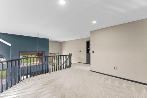 42-web-or-mls-9490 Wedgewood Dr-18.jpg