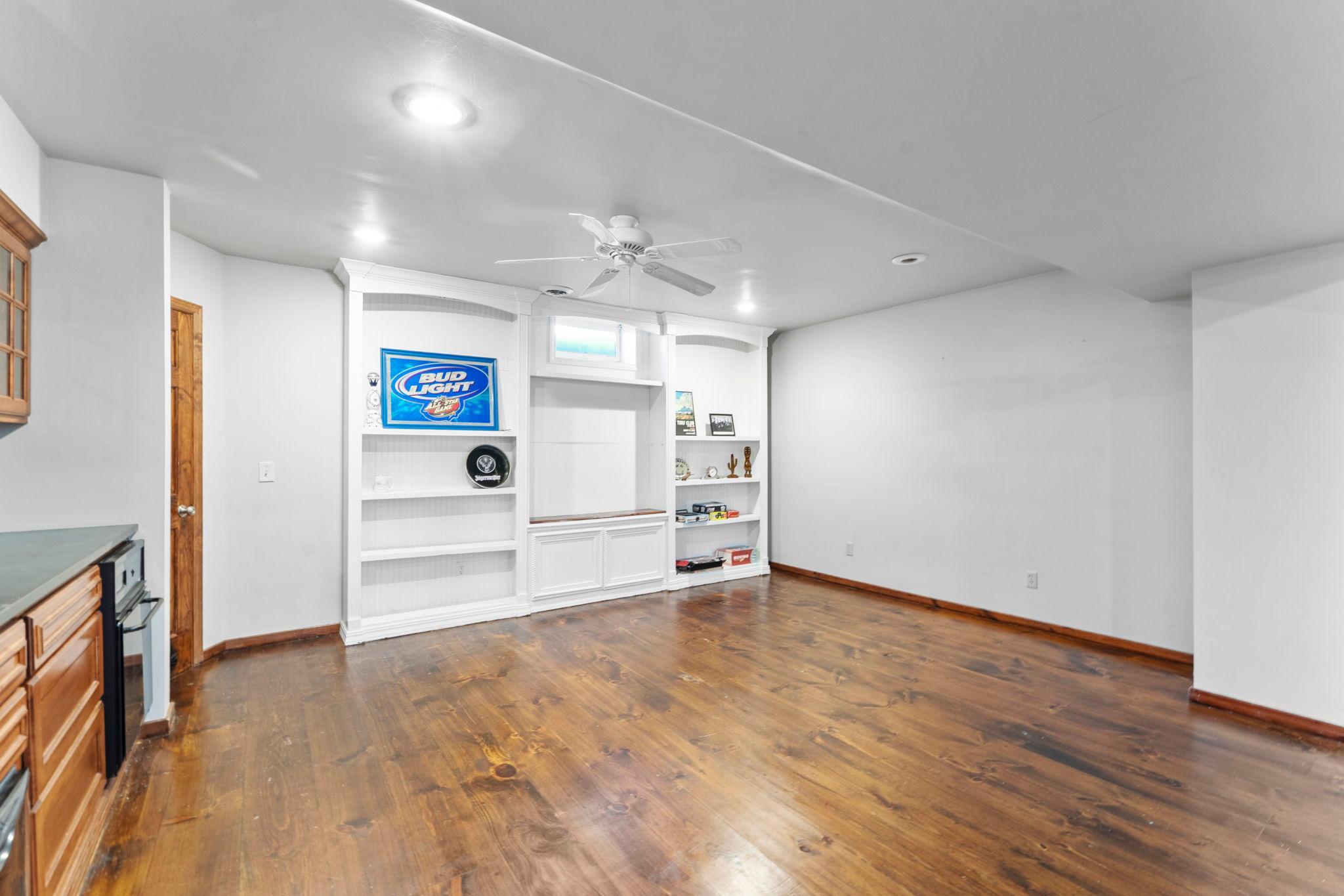 66-web-or-mls-9490 Wedgewood Dr-288.jpg