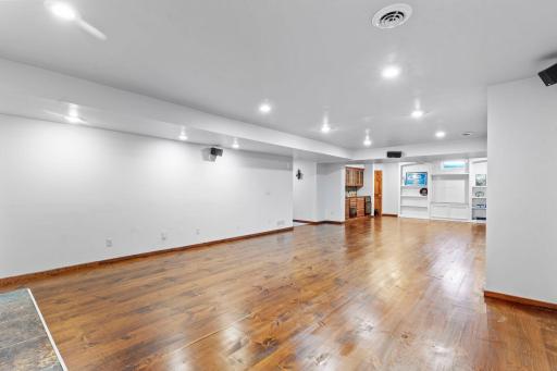 63-web-or-mls-9490 Wedgewood Dr-273.jpg