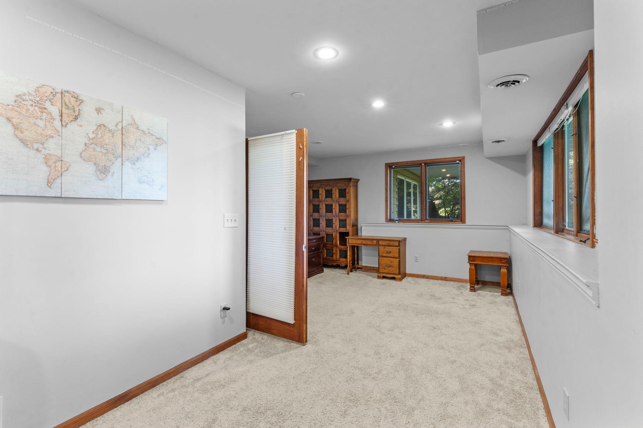 71-web-or-mls-9490 Wedgewood Dr-258.jpg