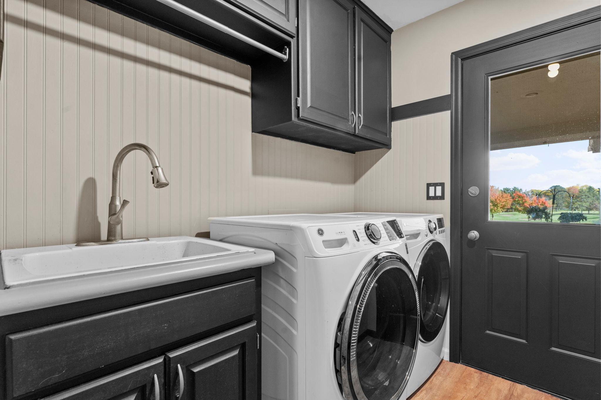 37-web-or-mls-9490 Wedgewood Dr-178.jpg