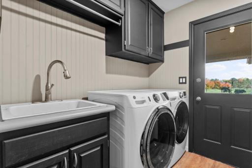 37-web-or-mls-9490 Wedgewood Dr-178.jpg