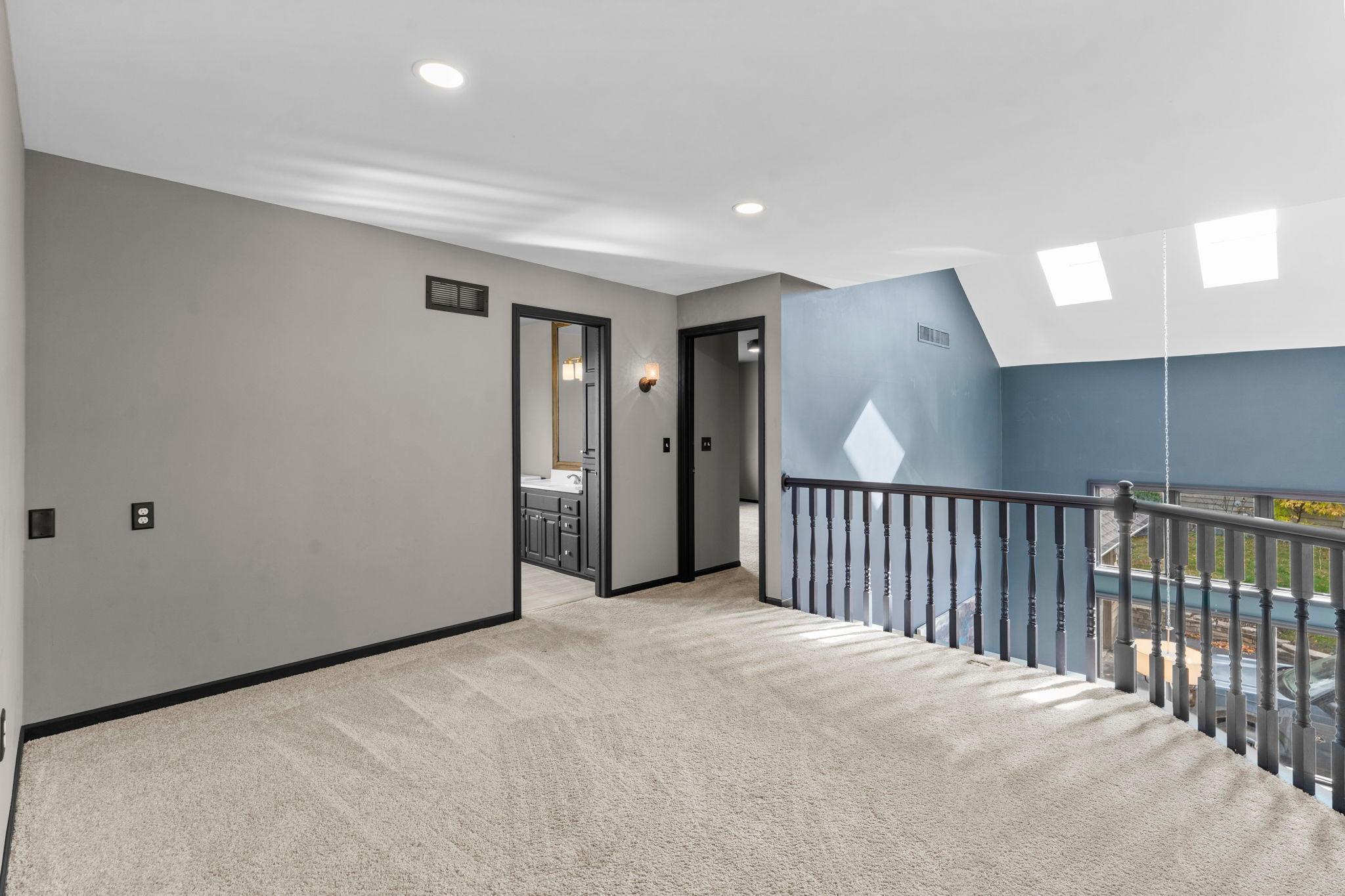 40-web-or-mls-9490 Wedgewood Dr-8.jpg