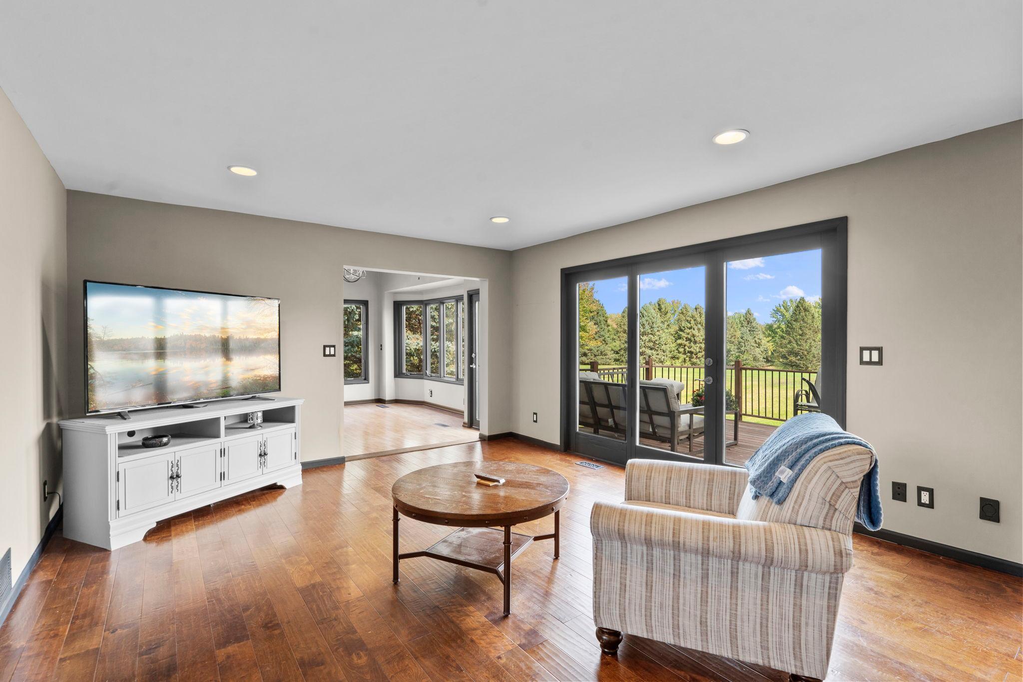 26-web-or-mls-9490 Wedgewood Dr-133.jpg