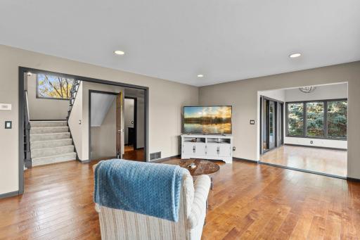 25-web-or-mls-9490 Wedgewood Dr-128.jpg