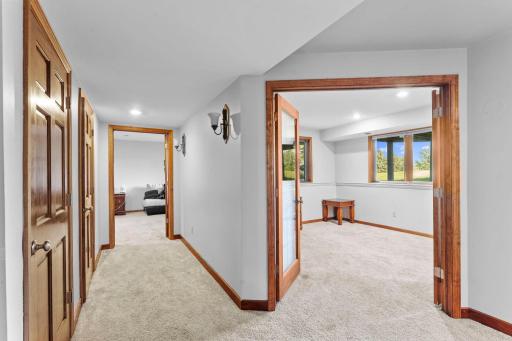 69-web-or-mls-9490 Wedgewood Dr-248.jpg
