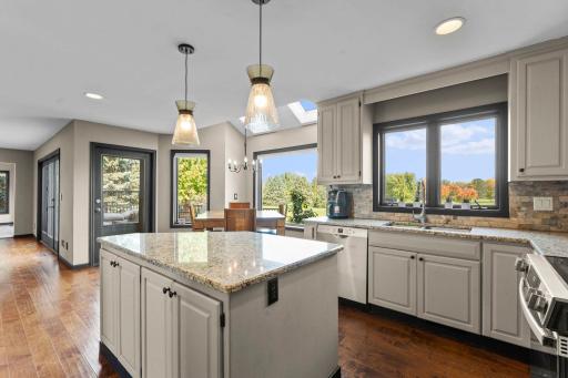 32-web-or-mls-9490 Wedgewood Dr-163.jpg