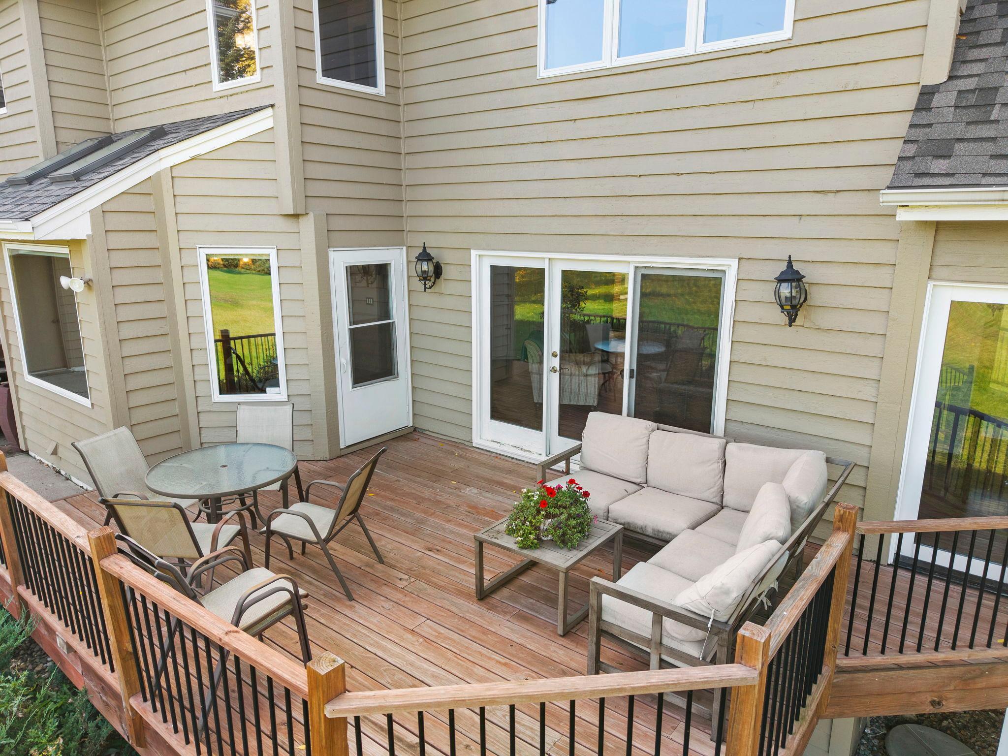 93-web-or-mls-9490 Wedgewood Dr-410.jpg