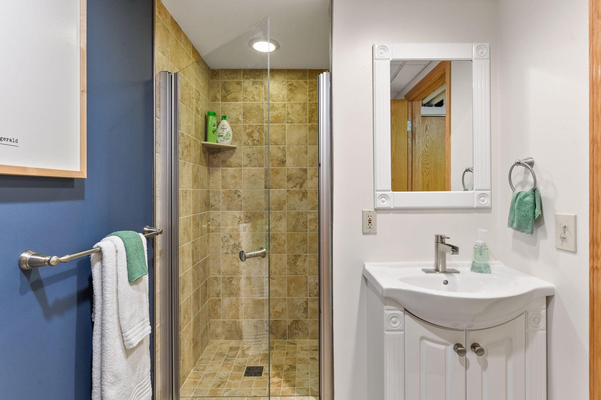 Lower 3/4 Bath