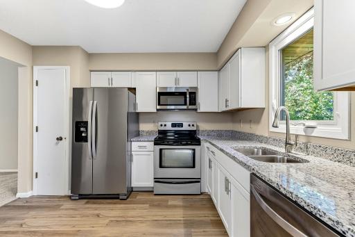13205 W Manor Boulevard, Burnsville, MN 55337