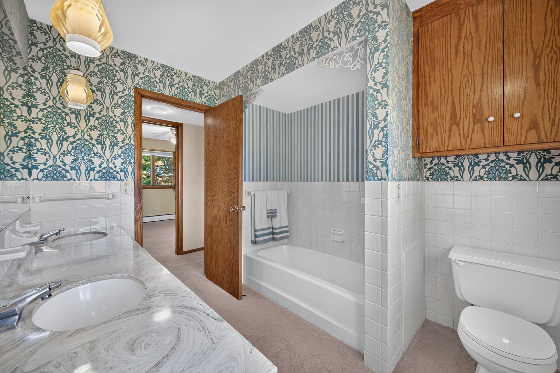 Main Level 3/4 Bath