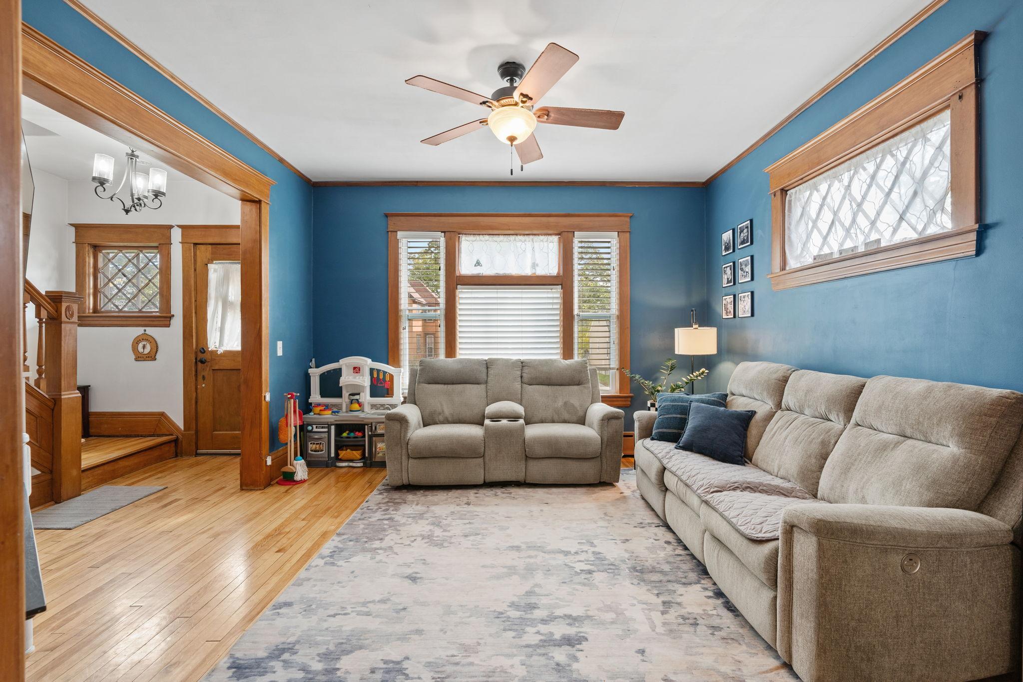 11-web-or-mls-229 4th Ave N 11.jpg