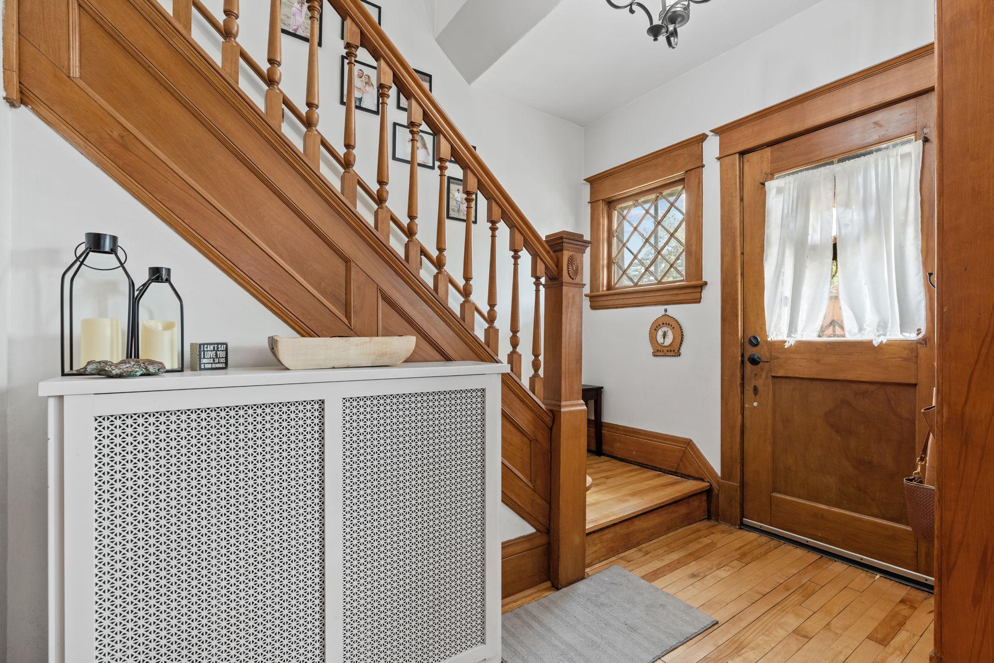 9-web-or-mls-229 4th Ave N 9.jpg