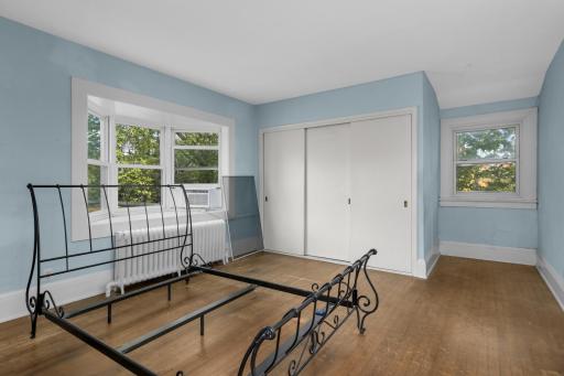 10 Benhill Road, Saint Paul, MN 55105