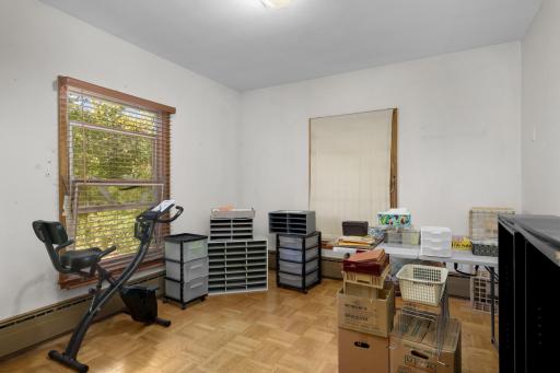 10 Benhill Road, Saint Paul, MN 55105