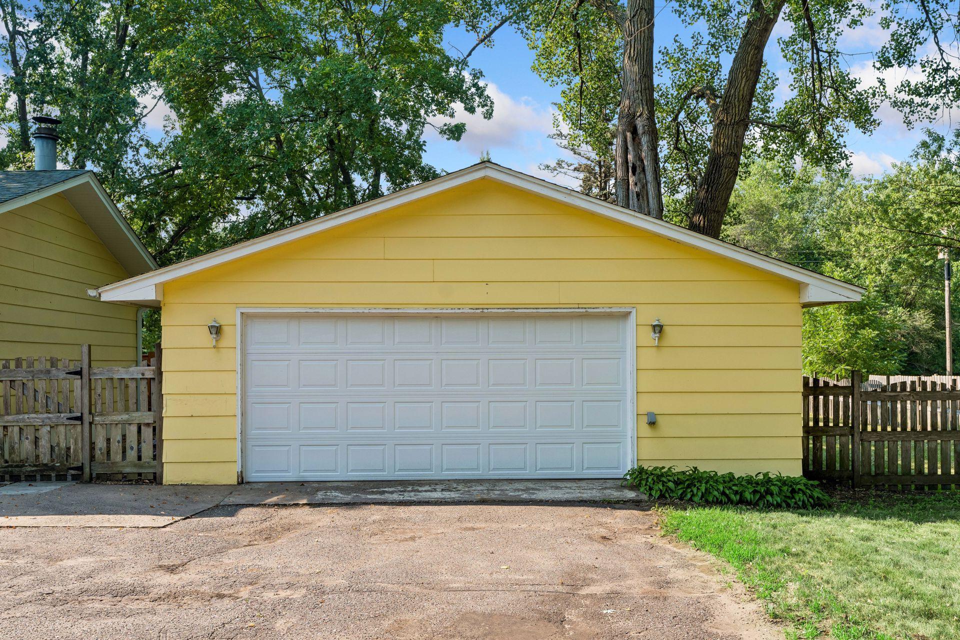 2.5 Stall Garage