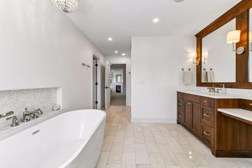 2050 Pinehurst Drive, Chanhassen, MN 55317
