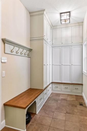 2050 Pinehurst Drive, Chanhassen, MN 55317
