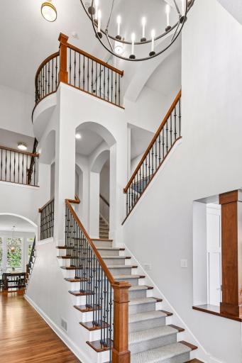 2050 Pinehurst Drive, Chanhassen, MN 55317