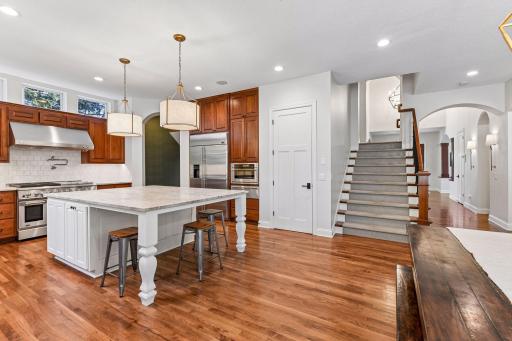 2050 Pinehurst Drive, Chanhassen, MN 55317