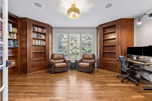 2050 Pinehurst Drive, Chanhassen, MN 55317