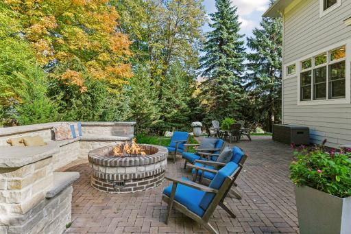 2050 Pinehurst Drive, Chanhassen, MN 55317