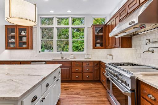 2050 Pinehurst Drive, Chanhassen, MN 55317