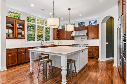 2050 Pinehurst Drive, Chanhassen, MN 55317