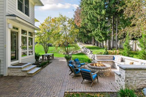 2050 Pinehurst Drive, Chanhassen, MN 55317