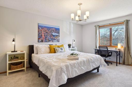 #1 BR: Spacious King Suite with Private 3/4 Bathroom & Walk-in Closet