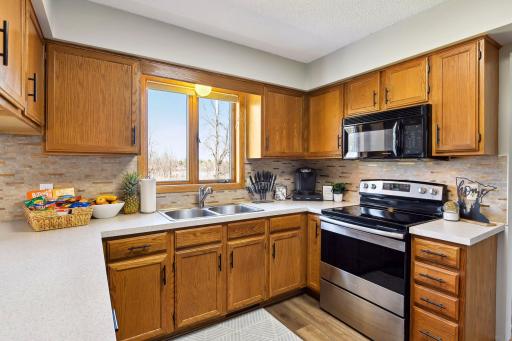 15370 96th Place N, Maple Grove, MN 55369