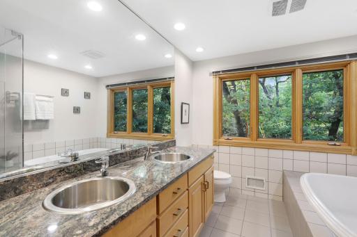 8 Woodhill Lane, Saint Paul, MN 55127