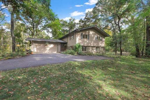 8 Woodhill Lane, Saint Paul, MN 55127