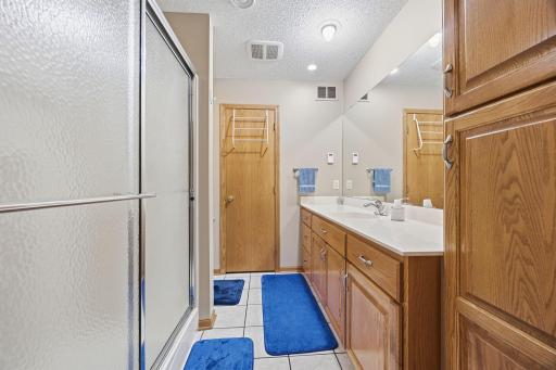429 Lake Court, Winsted, MN 55395