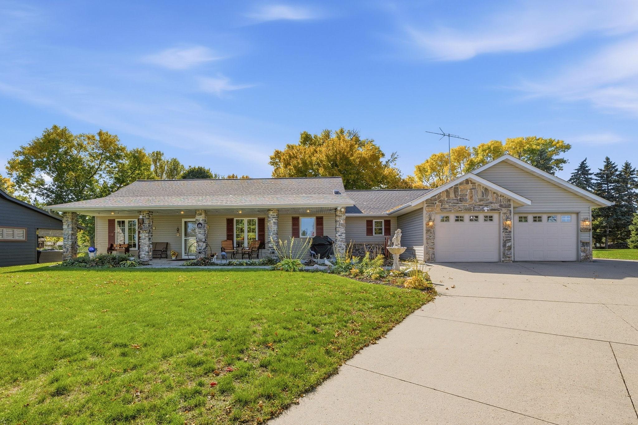 Property photo for 429 Lake Court, Winsted, MN 55395