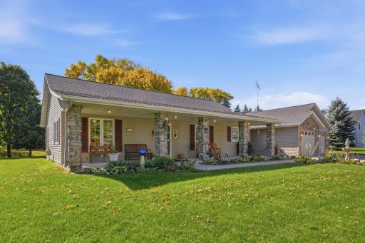 429 Lake Court, Winsted, MN 55395