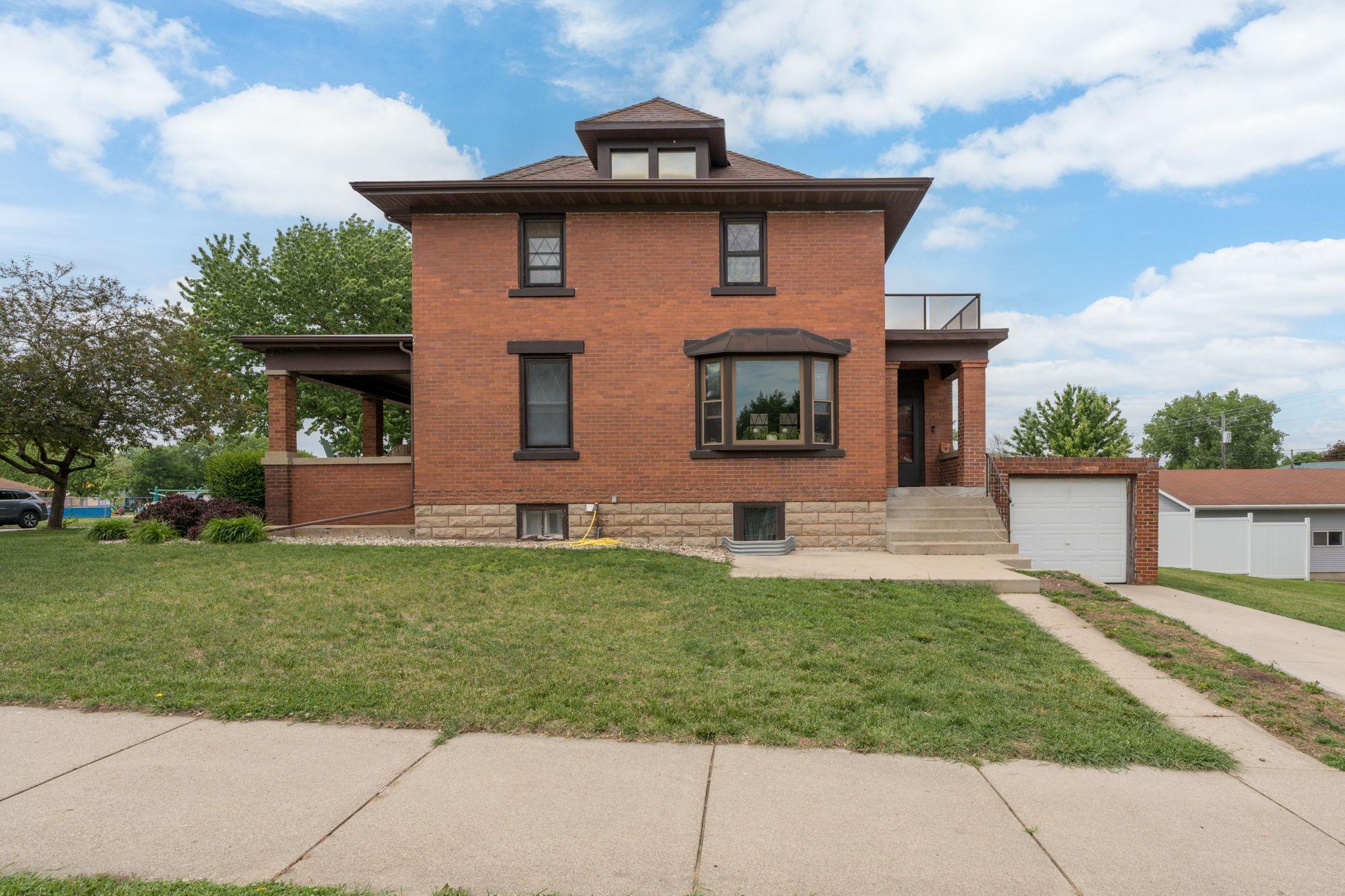 32-web-or-mls-700-n-state-st.jpg