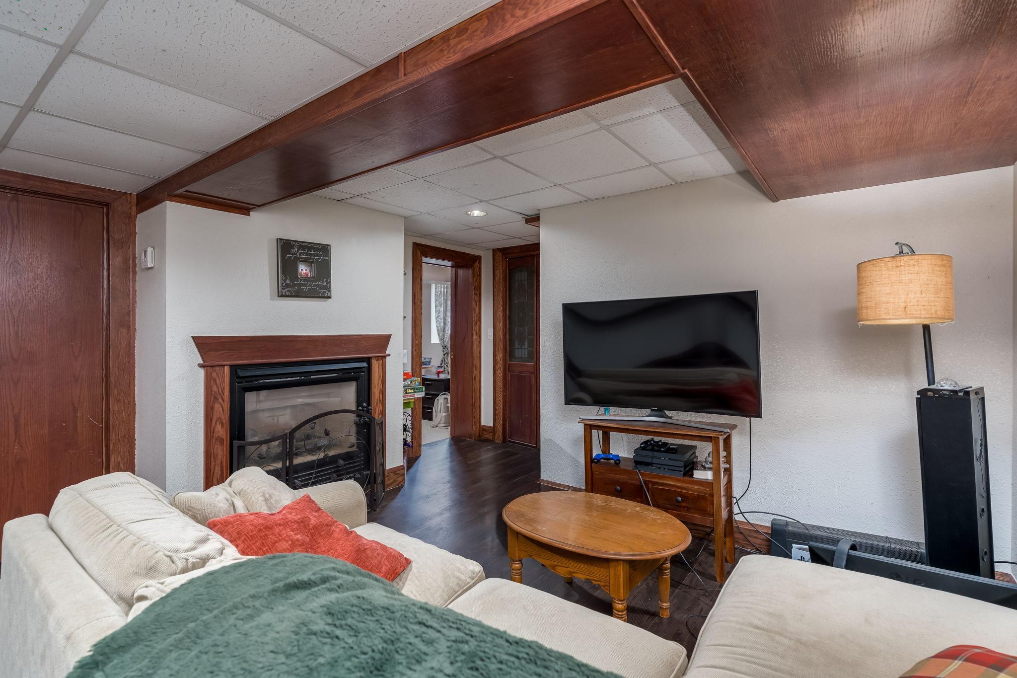 26-web-or-mls-700-n-state-st.jpg