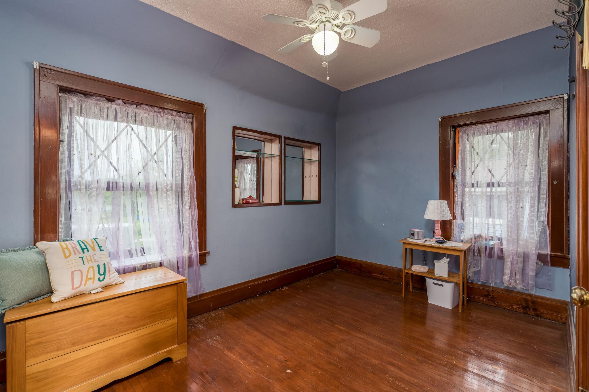 22-web-or-mls-700-n-state-st.jpg