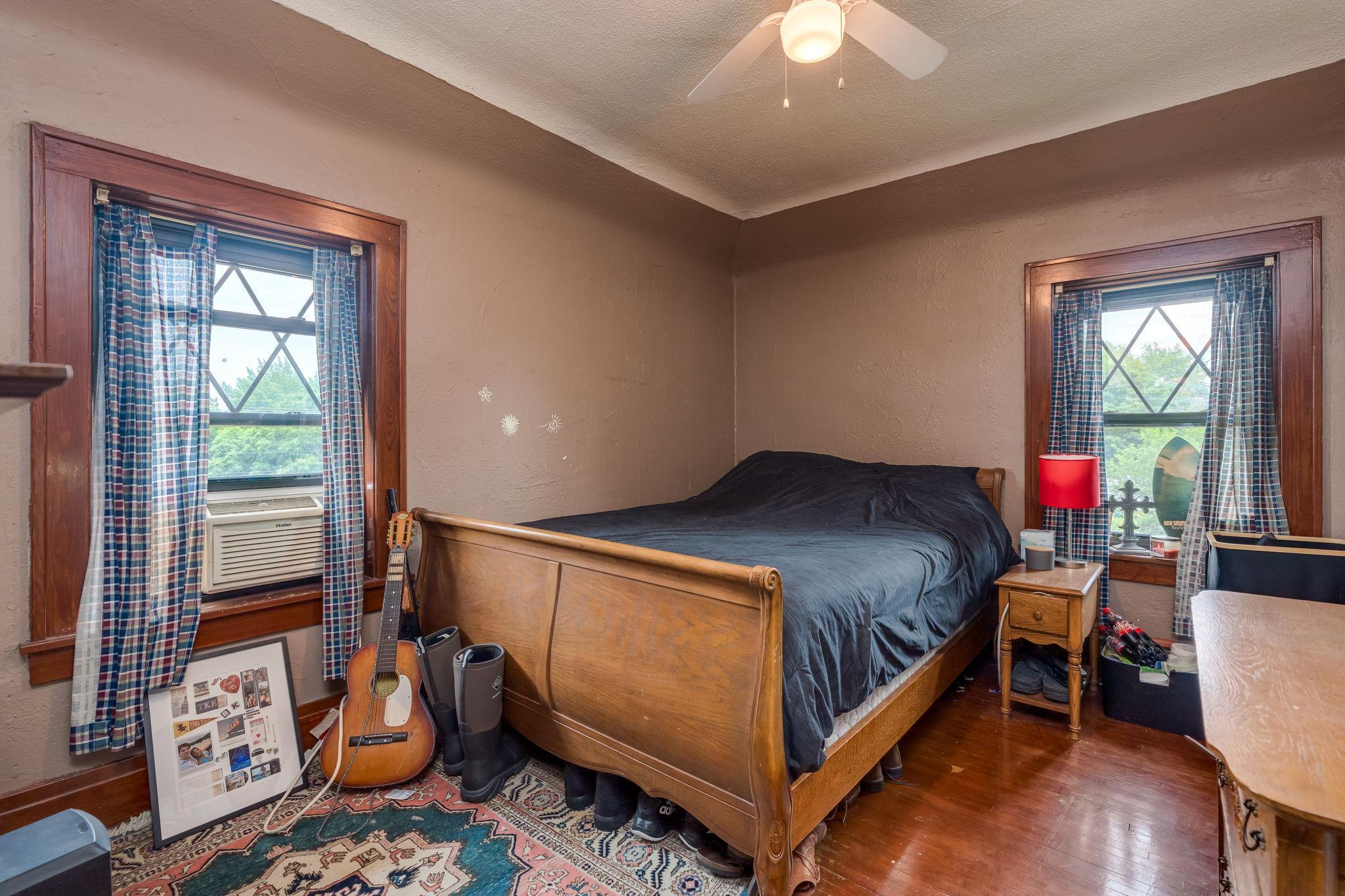 21-web-or-mls-700-n-state-st.jpg