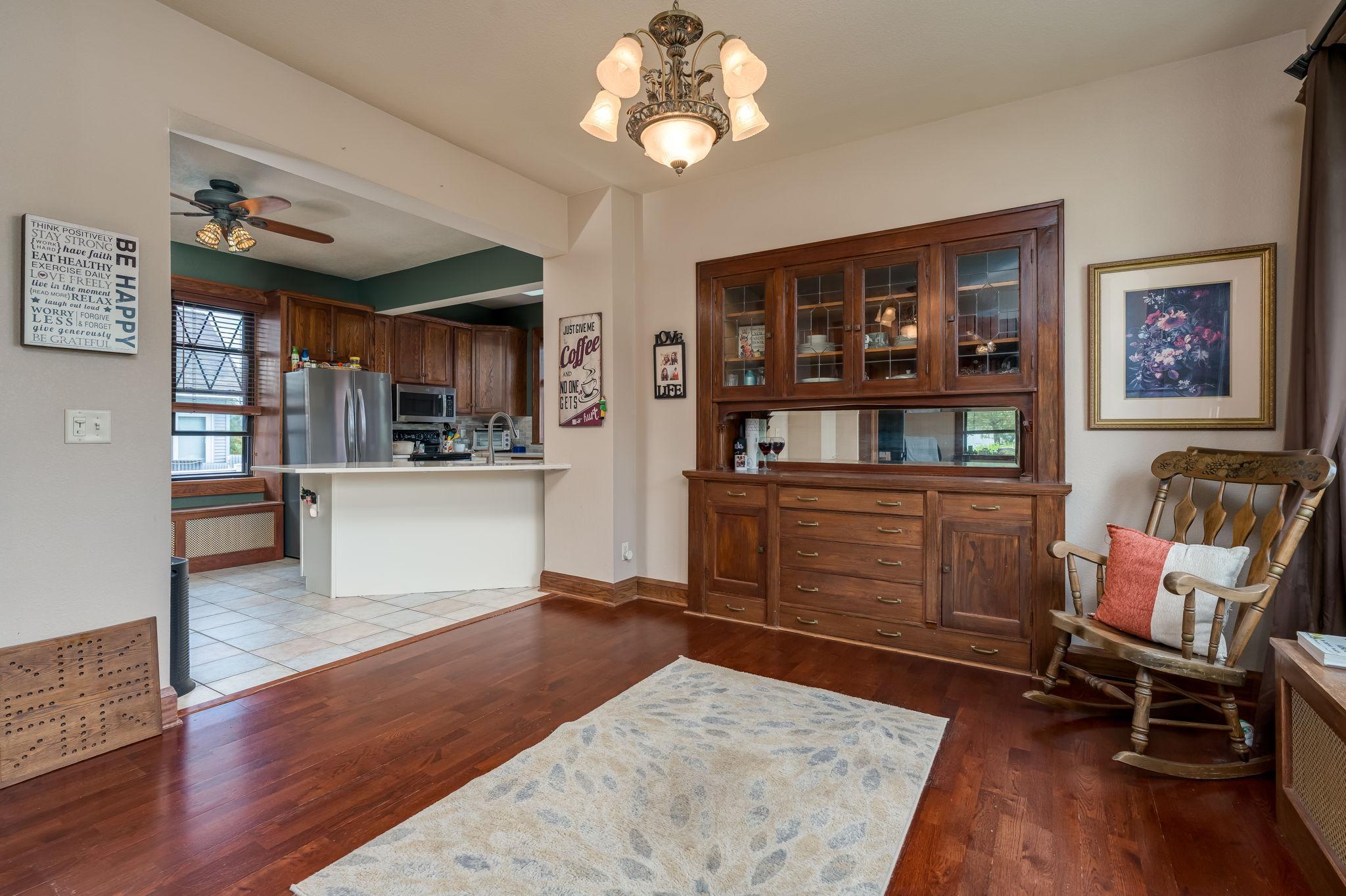 11-web-or-mls-700-n-state-st.jpg