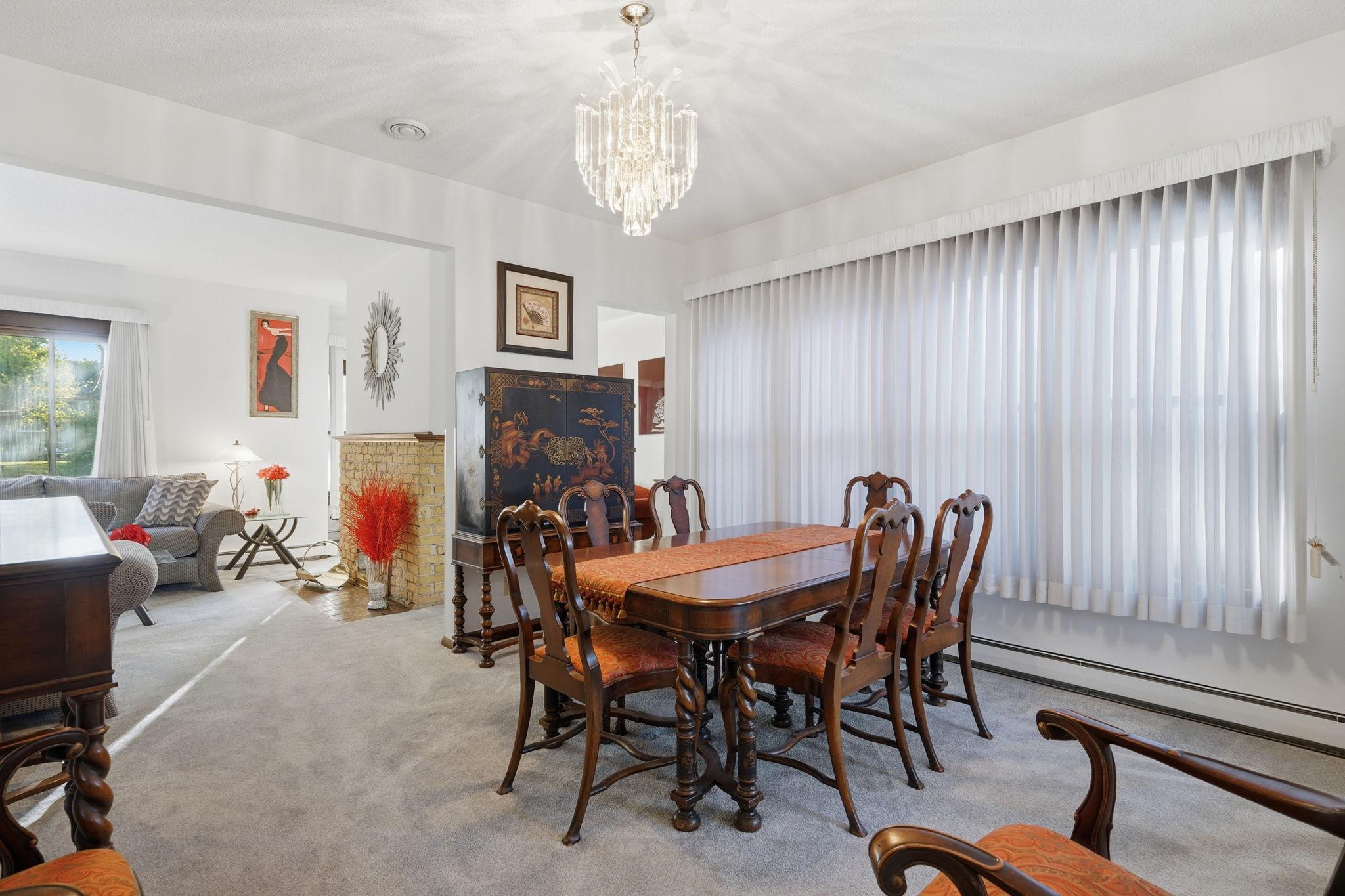 Formal Dining