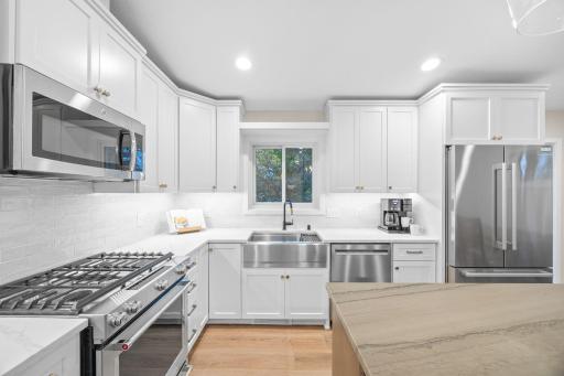 1425 Meadow Court, Chaska, MN 55318