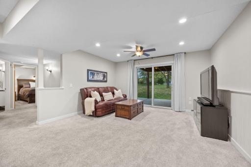1425 Meadow Court, Chaska, MN 55318