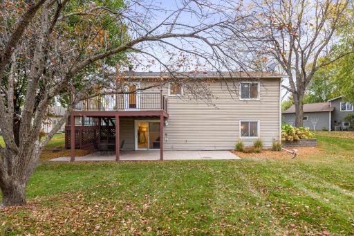 1425 Meadow Court, Chaska, MN 55318