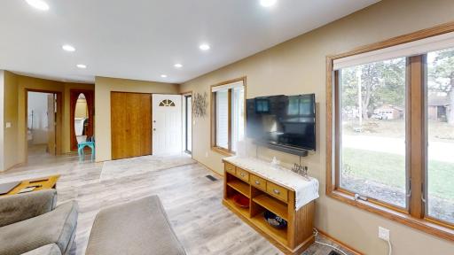 1113 Shore Acres Drive, Albert Lea, MN 56007