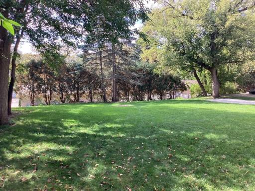 1113 Shore Acres Drive, Albert Lea, MN 56007