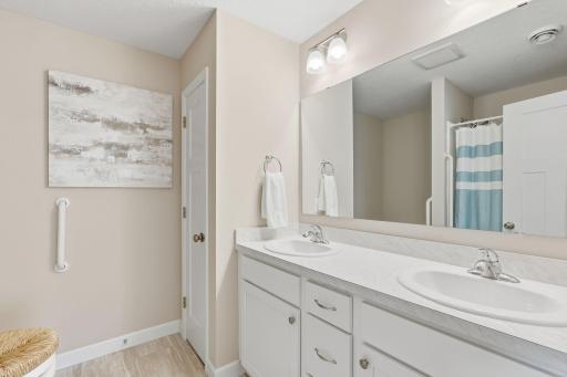 6055 Iris Lane, Rockford, MN 55373